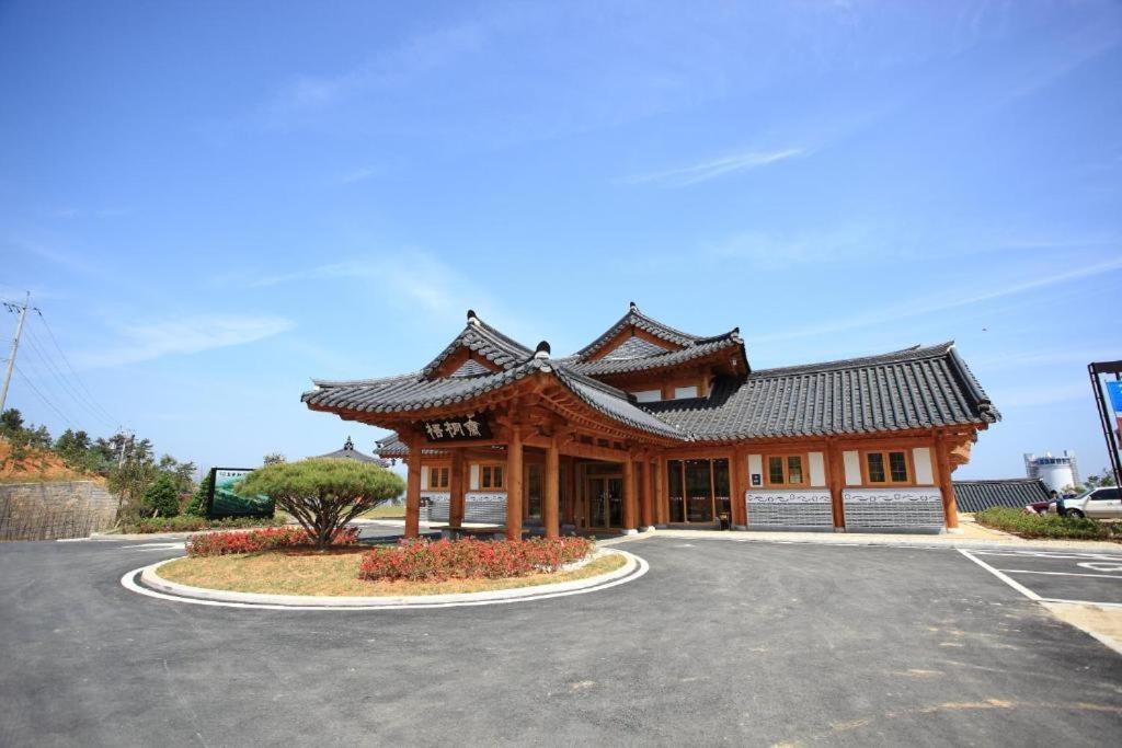 Korea Traditional Hotel O Dong Jae ยอซู ภายนอก รูปภาพ